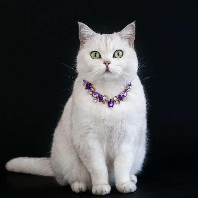 Royal Sparkle: Luxury Rhinestone & Gemstone Choker